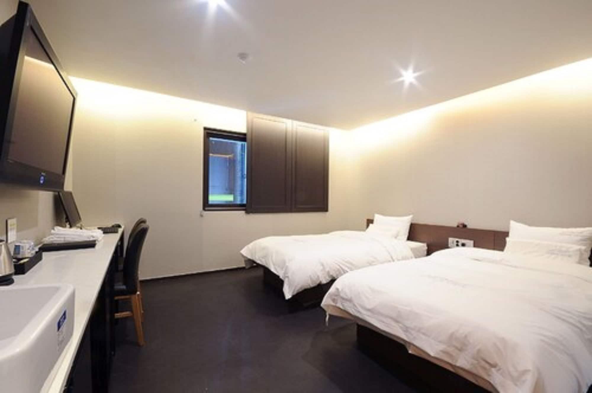 Queens Hotel Seomyeon Busan Buitenkant foto