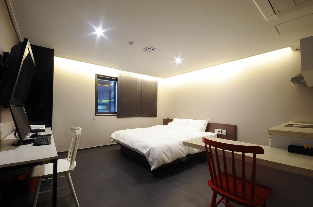 Queens Hotel Seomyeon Busan Buitenkant foto
